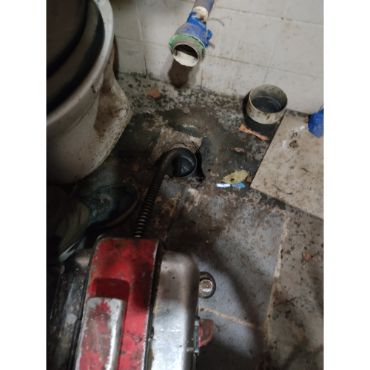 Destapacion de tapa cloacal en Ramos Mejia